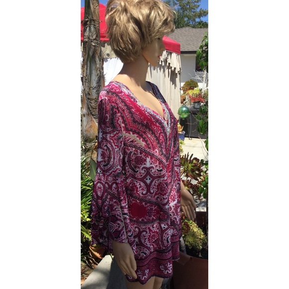 Sequins v neck Bell Sleeve Blouse 1X - Picture 1 of 8